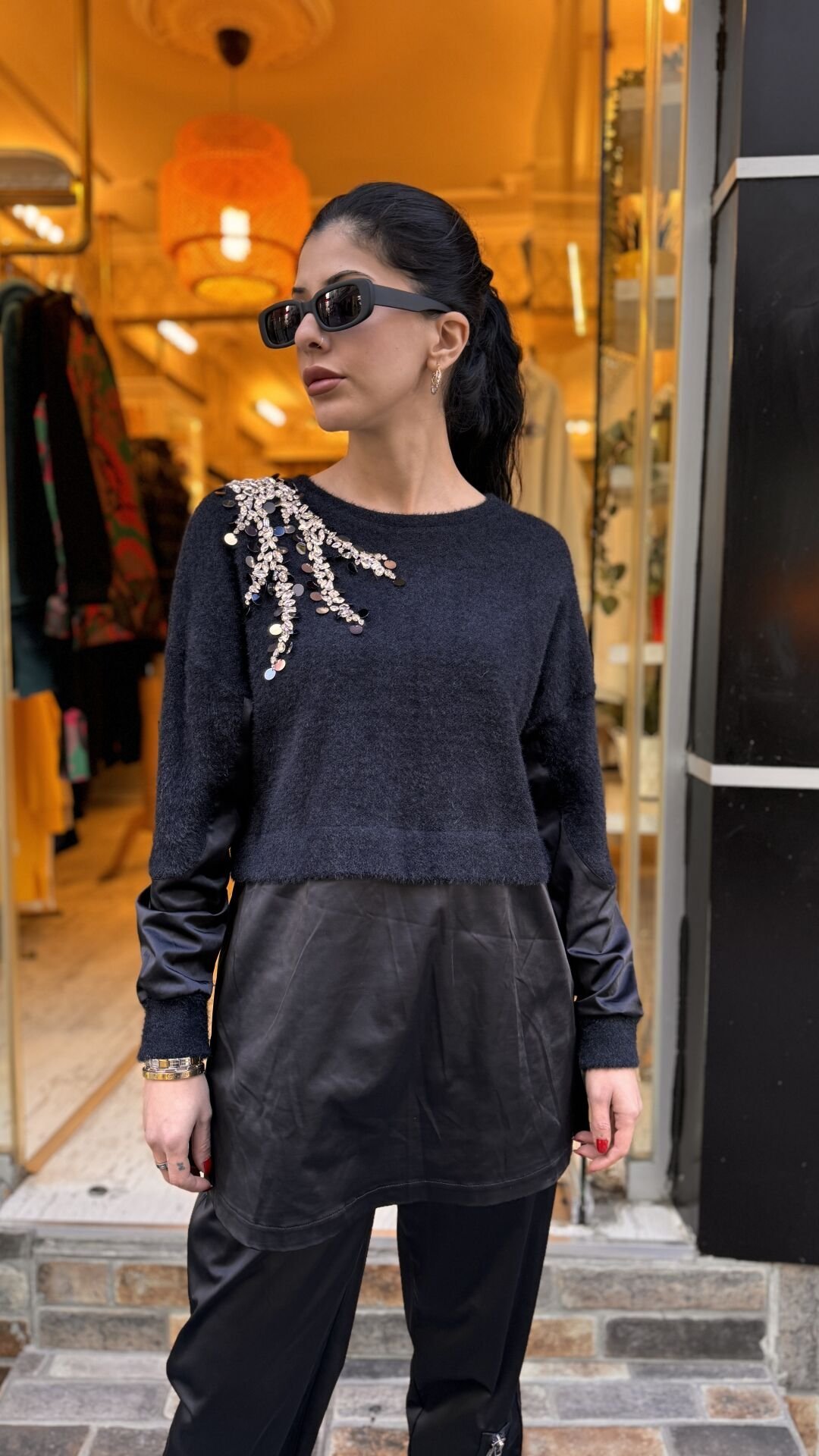 4696 Taşlı Angora Saten Tunik - Siyah