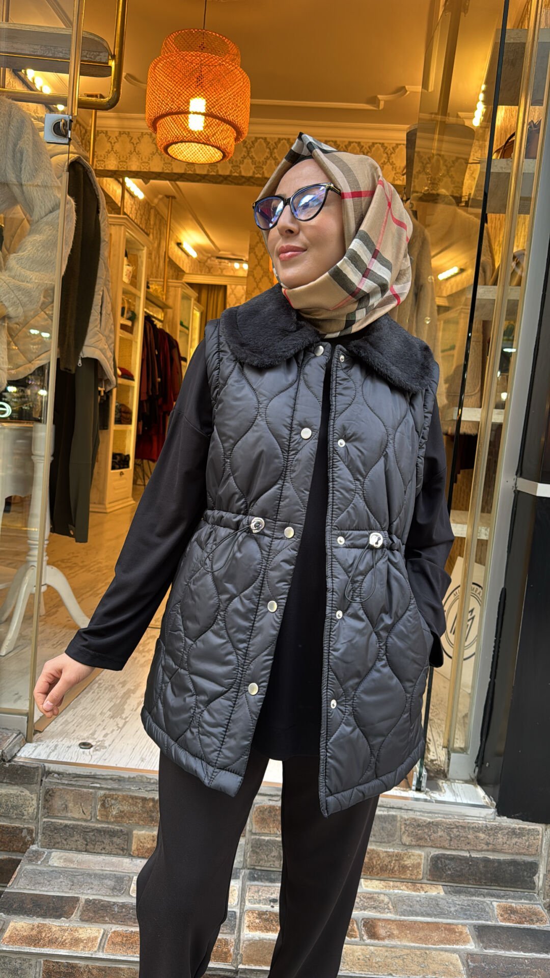 K262517 Yakası Kürklü Yelek - Siyah