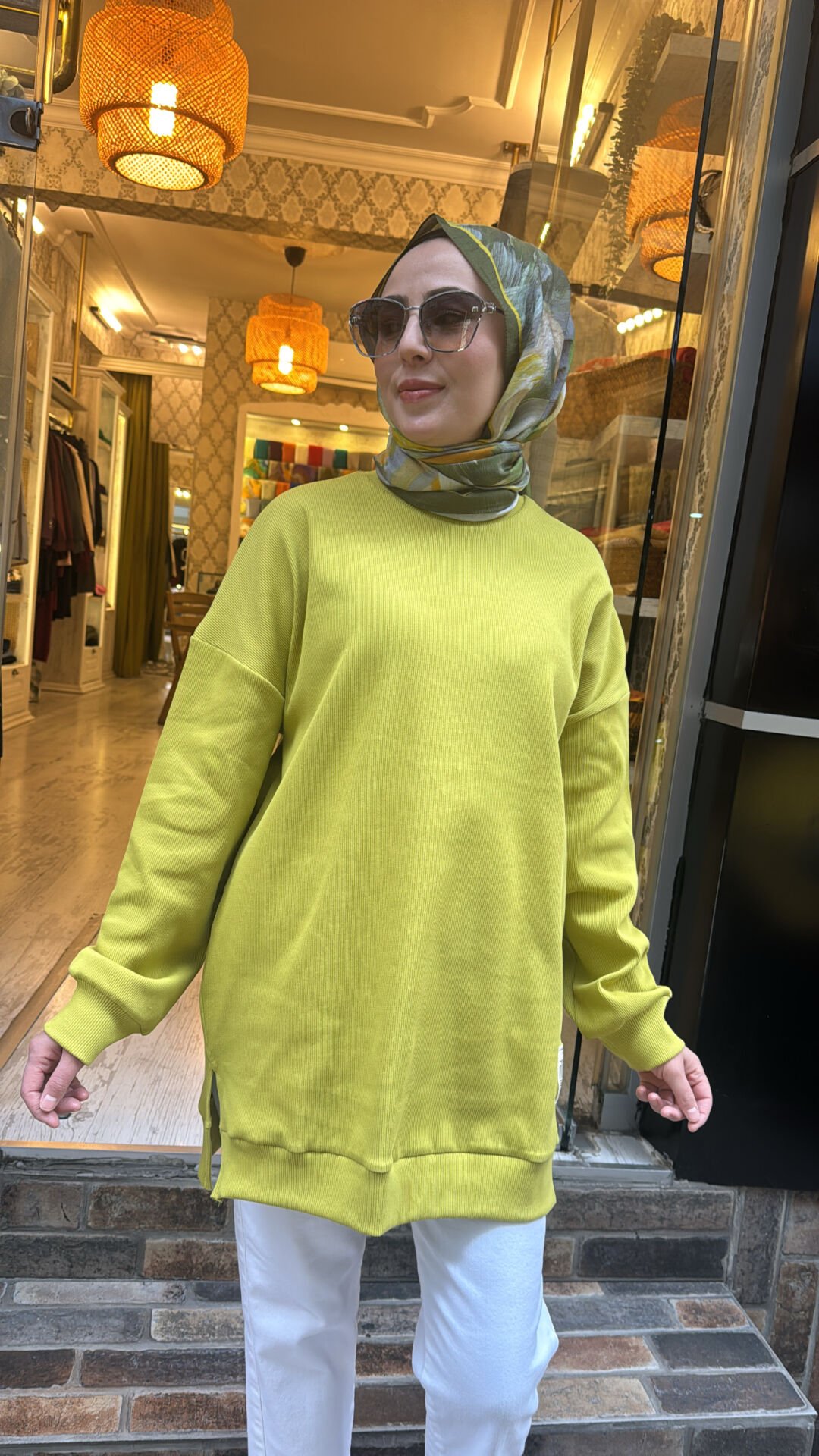 6138 Basic Sweat - Neon