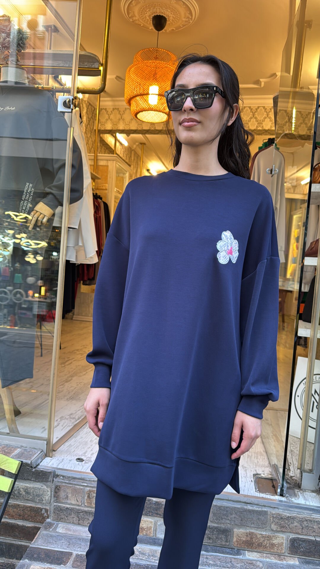 10641 Çiçek Nakışlı Sweat - Lacivert