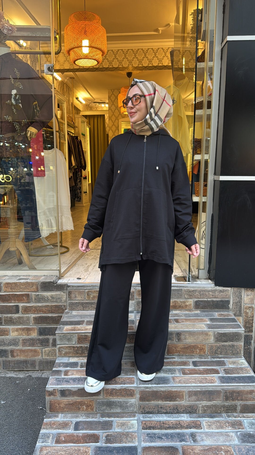 1624 Arkası Pliseli Takım - Siyah