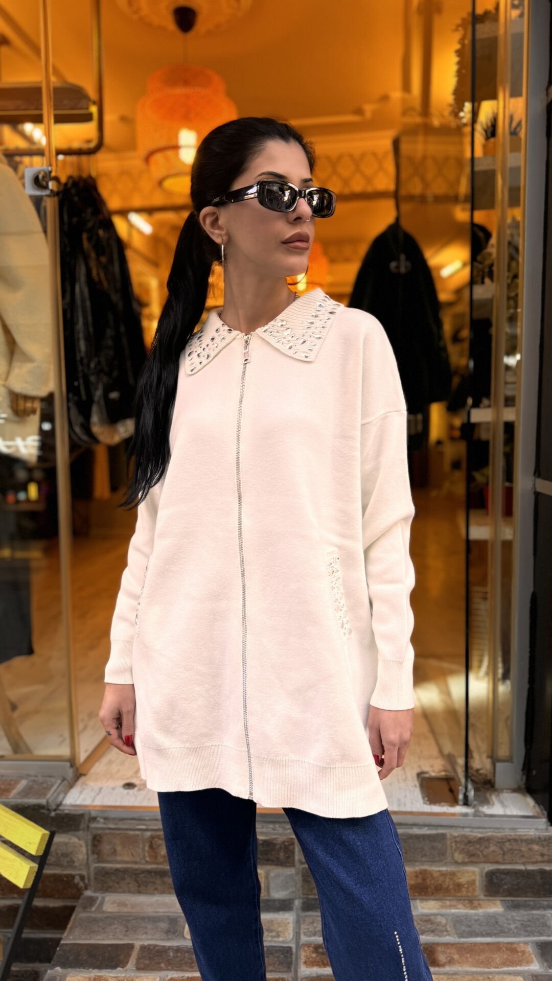 4588 Yakası Taşlı Hırka - Ekru