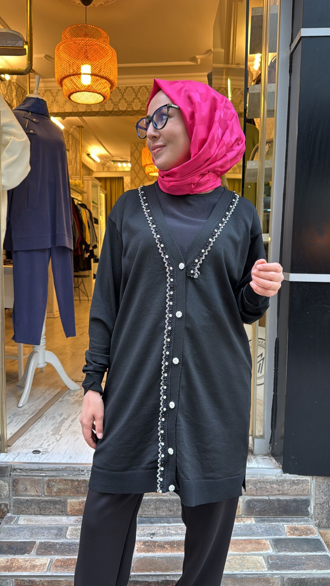 5004 İşlemeli Hırka - Siyah