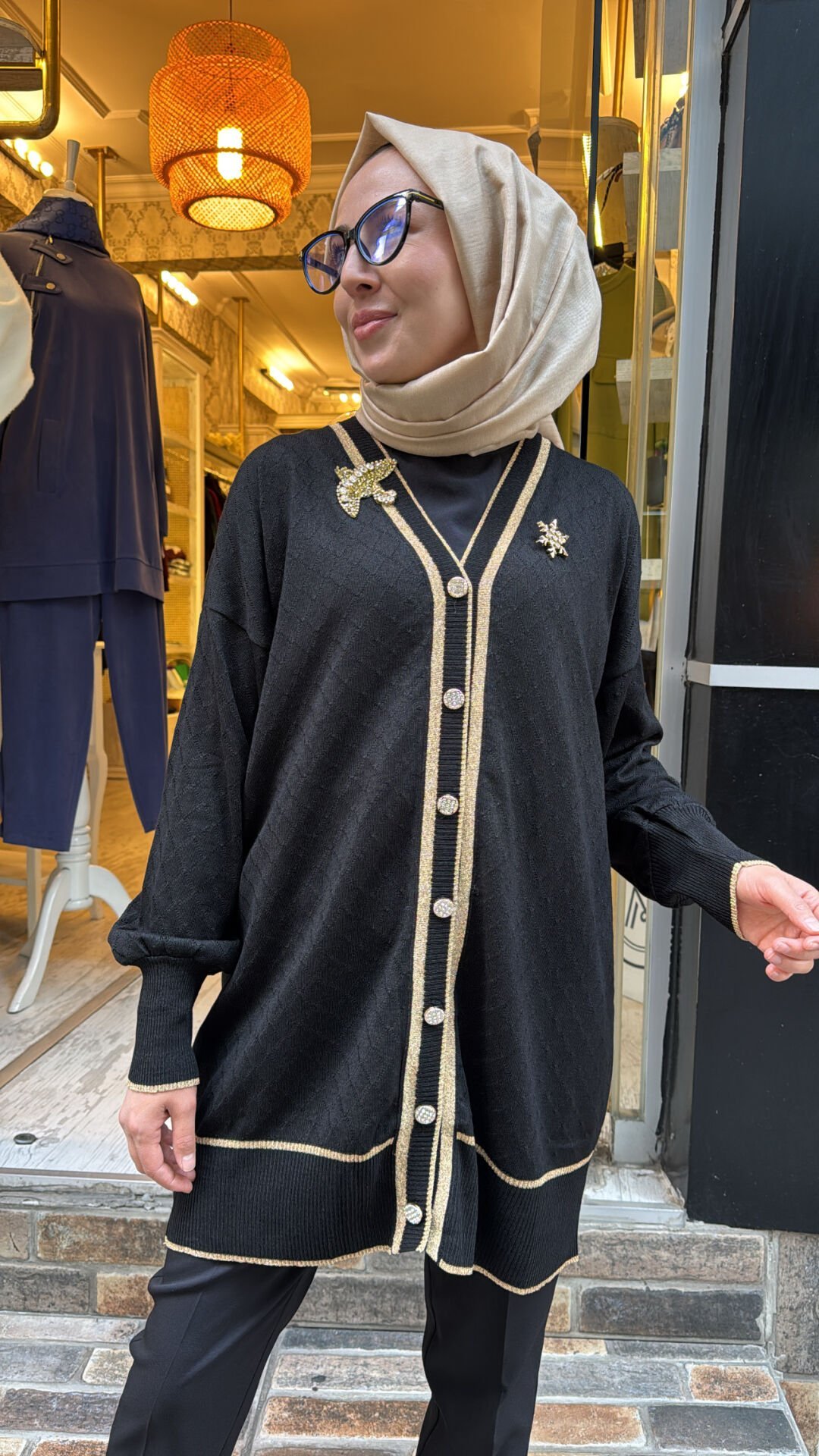 2533 Broşlu Hırka - Siyah